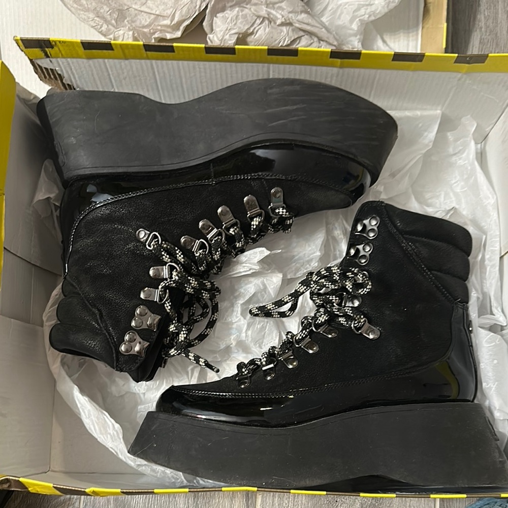 Circus by Sam Edelman Black Platform Hiking Boots 6